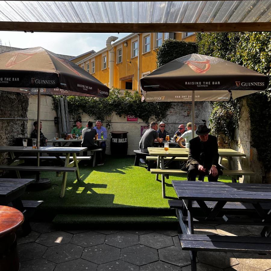 The Bailey Gastro Bar Bed & Breakfast Атлоун Екстериор снимка