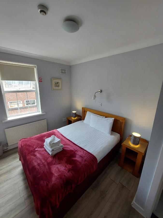 The Bailey Gastro Bar Bed & Breakfast Атлоун Екстериор снимка