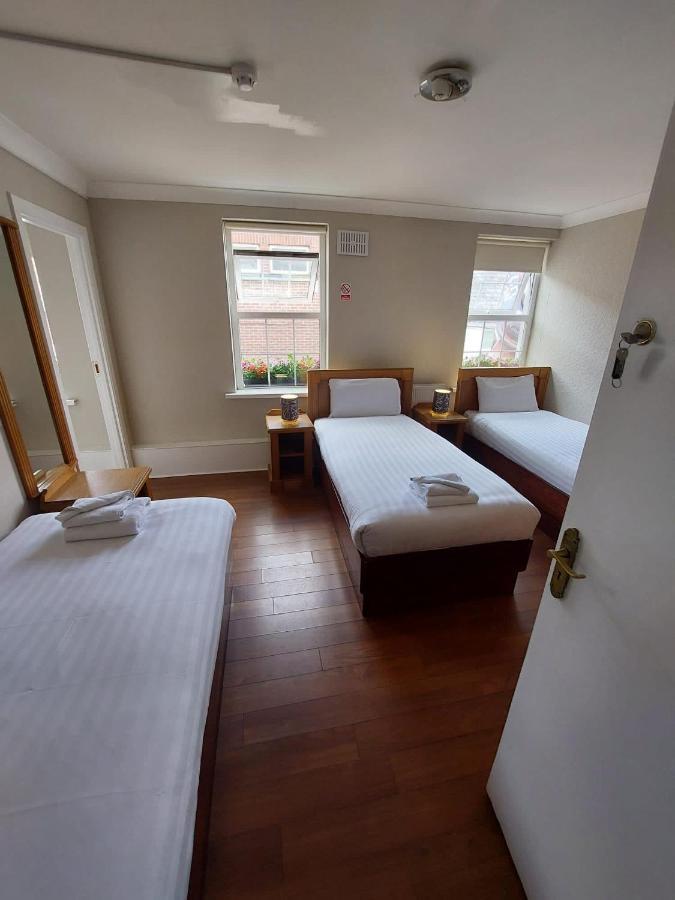 The Bailey Gastro Bar Bed & Breakfast Атлоун Екстериор снимка
