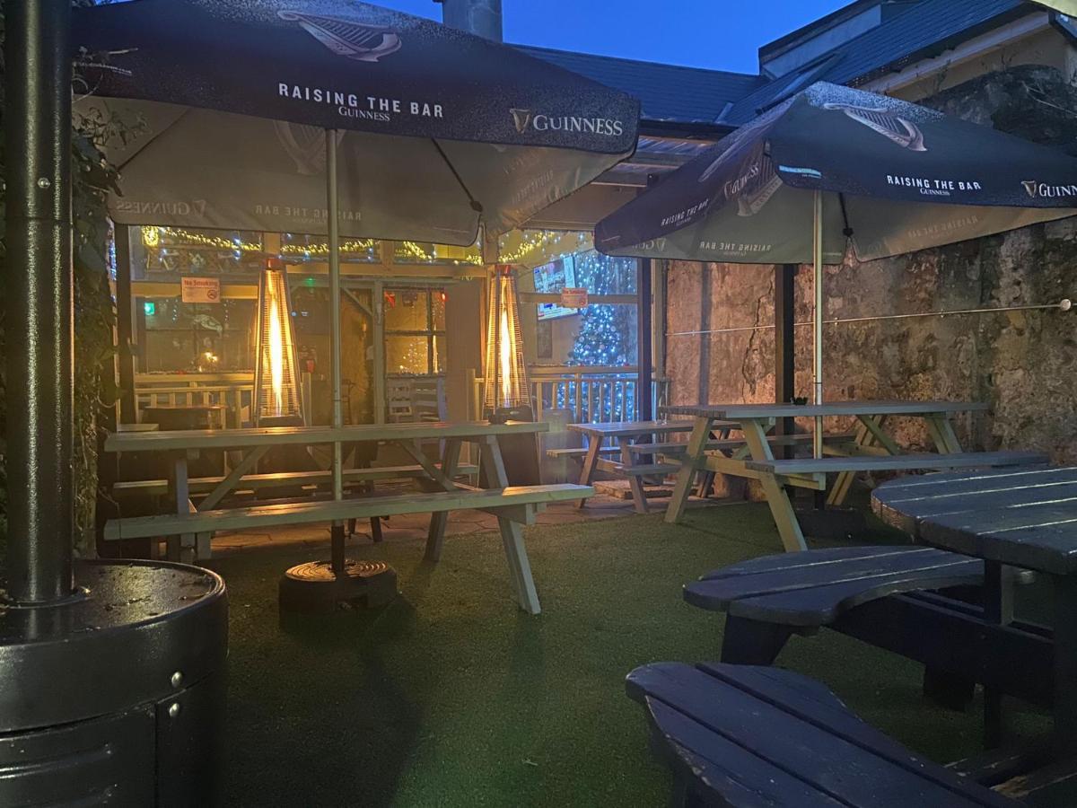 The Bailey Gastro Bar Bed & Breakfast Атлоун Екстериор снимка