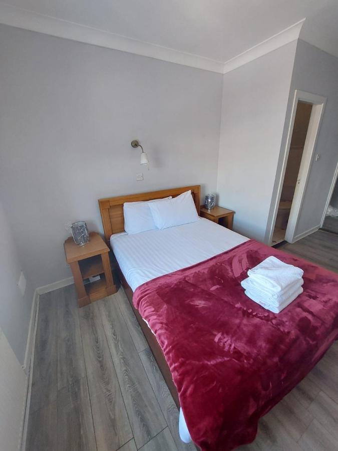 The Bailey Gastro Bar Bed & Breakfast Атлоун Екстериор снимка